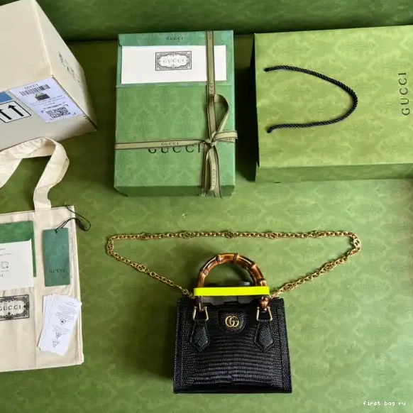 First bag ru Gucci Diana bag lizard mini 0705